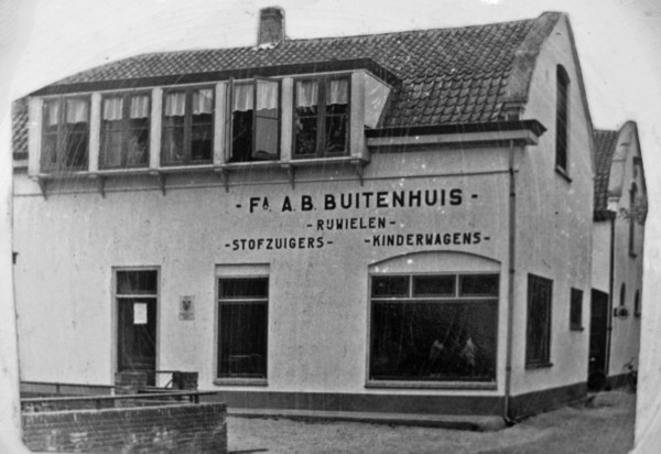 A.B. Buitenhuis opent fietshandel