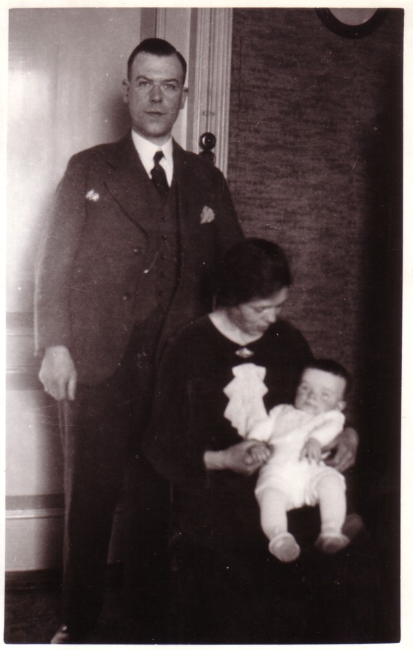 Foto  Antoni Lambertus Lammers en Elisabeth van der Horst met zoon Fredrik Johan Lammers